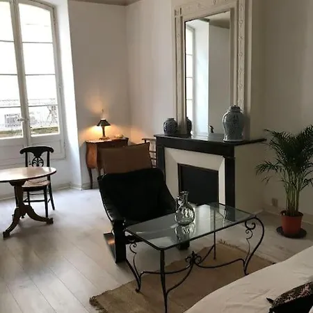 F2 De 65 M2 Dans Le Triangle D'or De Appartement