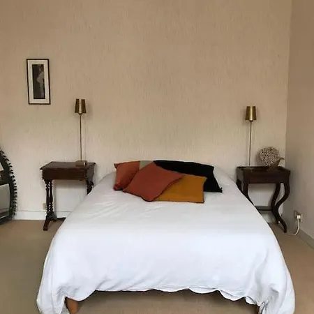 F2 De 65 M2 Dans Le Triangle D'or De בורדו