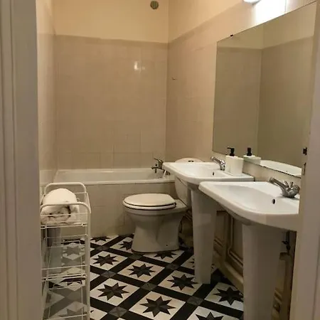 F2 De 65 M2 Dans Le Triangle D'or De Apartment