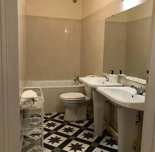 F2 De 65 M2 Dans Le Triangle D'or De Apartman