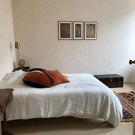 F2 De 65 M2 Dans Le Triangle D'or De